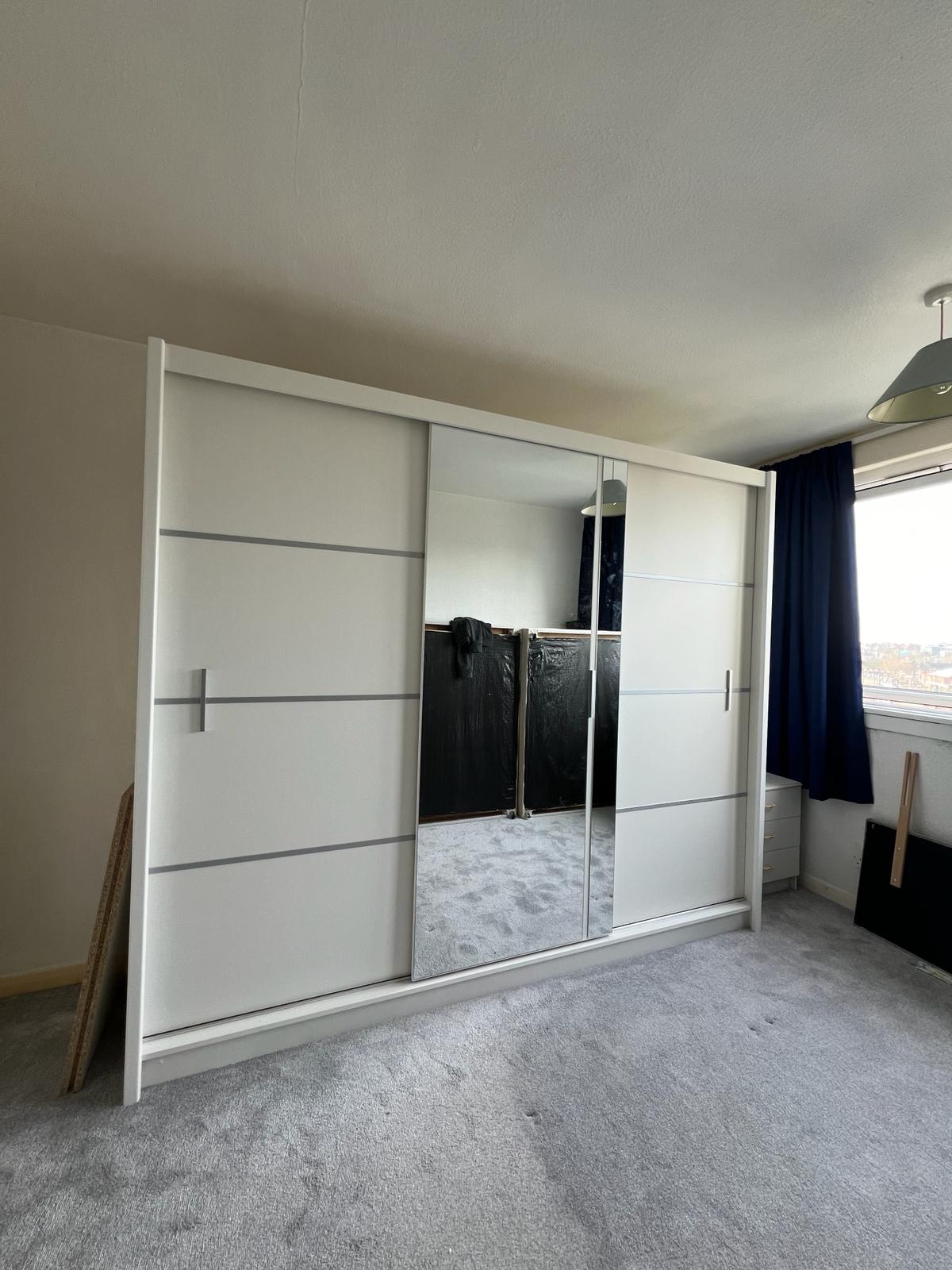 250cm Louisiana Sliding Door Wardrobe (Available in White or Oak)