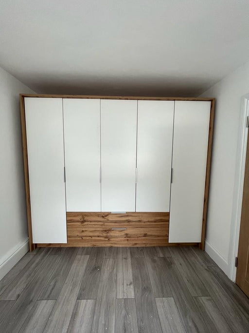 255cm Vancouver Hinged Door Wardrobe in Oak/White