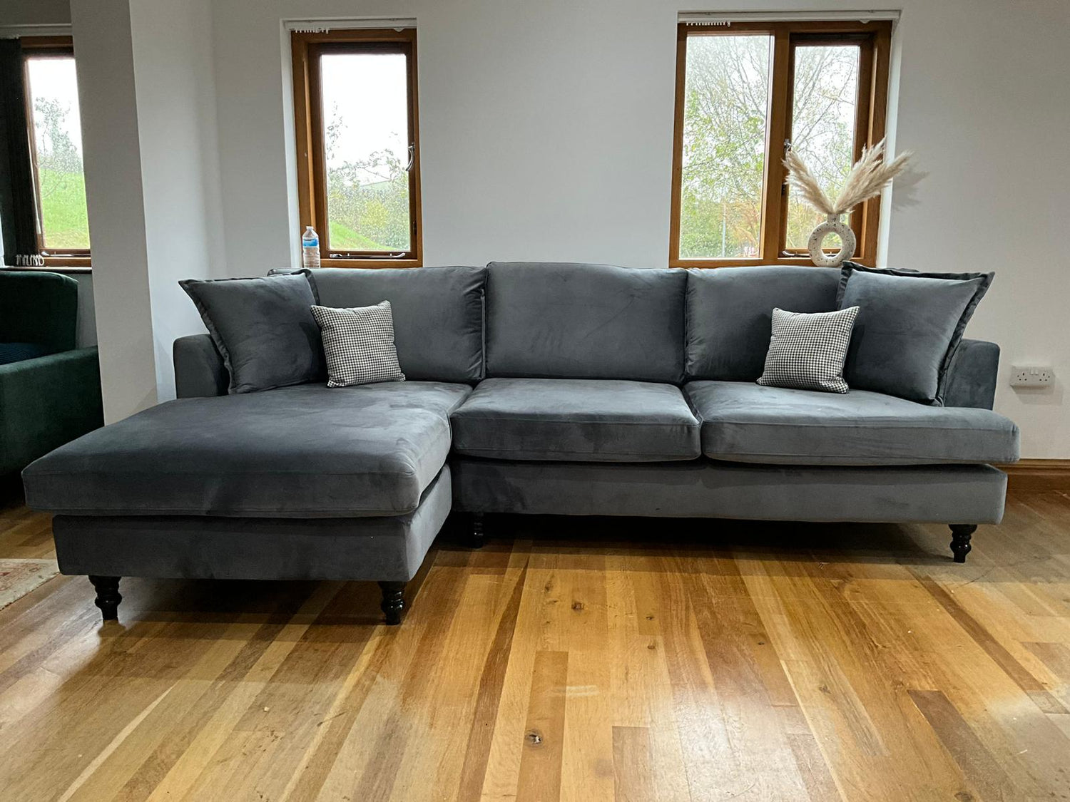 Napoli Chaise Corner Sofa (Available in Plush Velvet Black, Grey or Beige)
