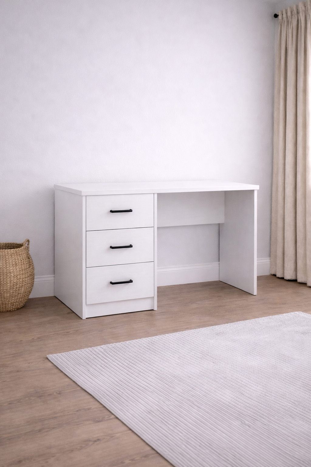 Economy Desk in White | LFO